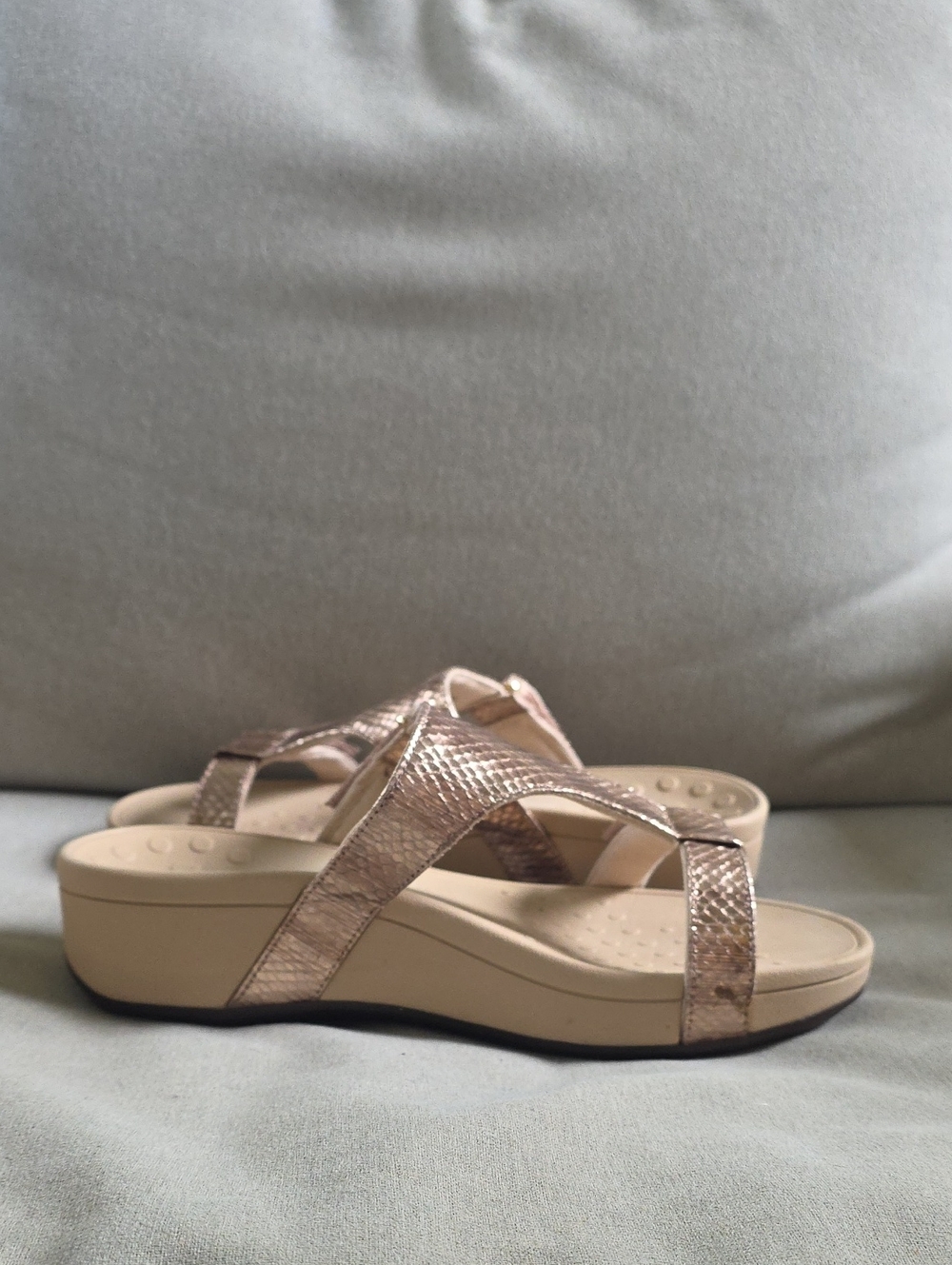 Vionic Metallic Rose Gold Snake Print Slip On Wedge Orthopedic Slide Sandal Sz 9 - Picture 2 of 14
